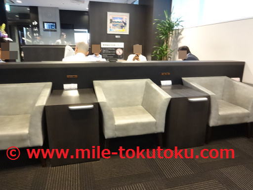 神戸空港 ラウンジ ソファー席