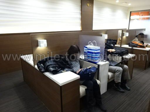 松山空港 ビジネスラウンジ シート
