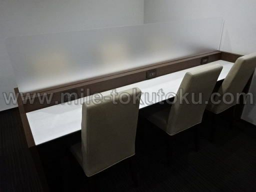 松山空港 ビジネスラウンジ カウンター席