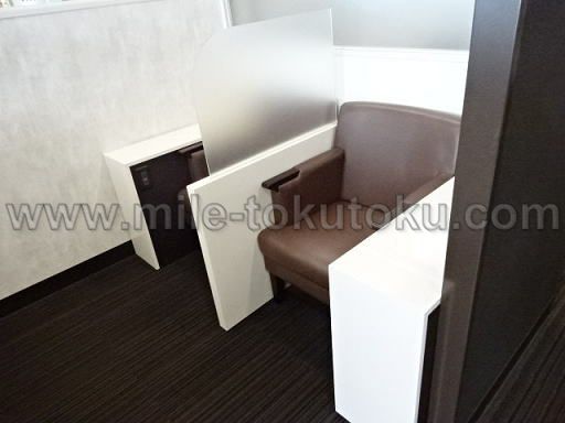 松山空港 スカイラウンジ ソファー席