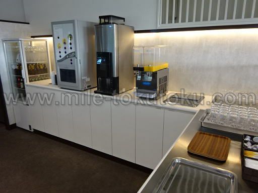 松山空港 スカイラウンジ 飲み物コーナー