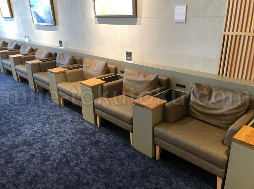 秋田空港 ラウンジ ソファー席