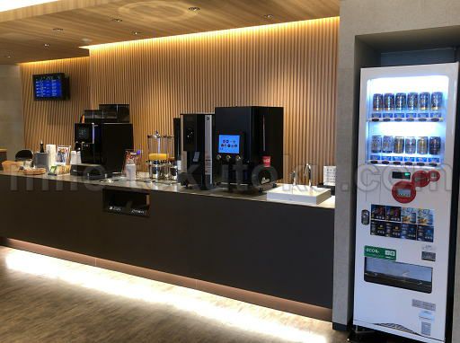 秋田空港 ラウンジ ドリンクコーナー