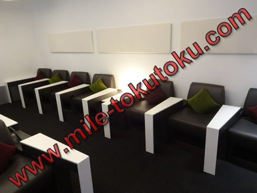 岡山空港 ANAラウンジ クッション付きのソファー席