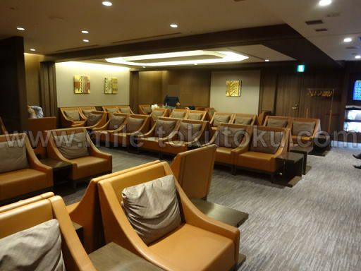 関西空港・国際線JALサクララウンジのリラックスエリア