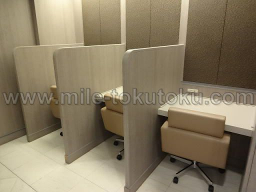 関空・国際線JALサクララウンジ ビジネスエリア