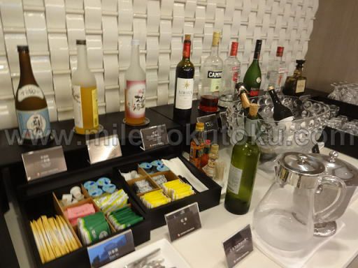関空・国際線JALサクララウンジ アルコール類