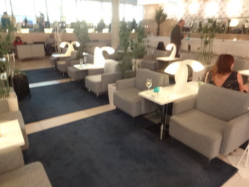 フィンランド航空ラウンジ ソファー席