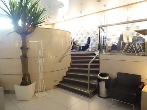 フィンランド航空ラウンジ 2階部分への階段