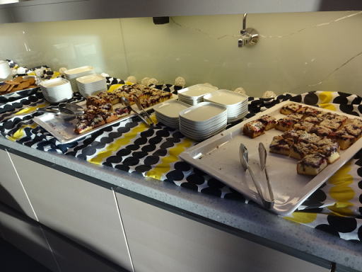 フィンランド航空ラウンジ スイーツ類