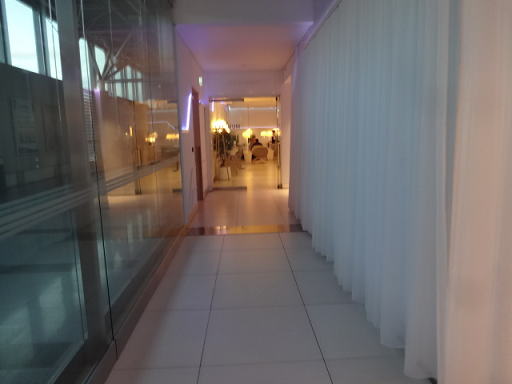 フィンランド航空ラウンジ シャワーへの通路