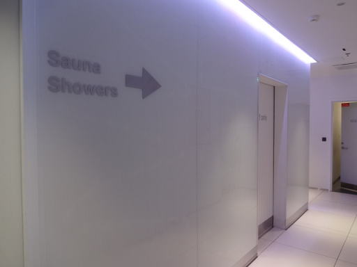 フィンランド航空ラウンジ サウナへの廊下