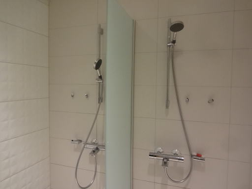 フィンランド航空ラウンジ サウナ前後のシャワー