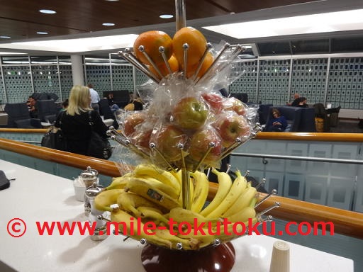 ミネアポリス空港 デルタ航空ラウンジ フルーツ