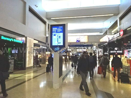 ロサンゼルス デルタ航空ラウンジ 保安検査後に直進