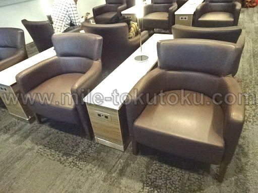 ロサンゼルス デルタ航空ラウンジ シート