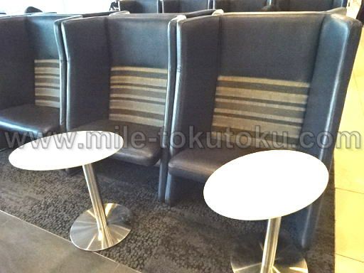 ロサンゼルス デルタ航空ラウンジ 一人掛けソファー
