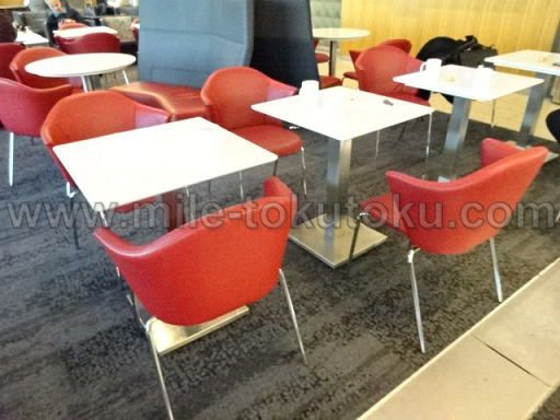 ロサンゼルス デルタ航空ラウンジ テーブル席