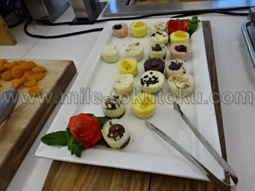 ロサンゼルス デルタ航空ラウンジ カップケーキ