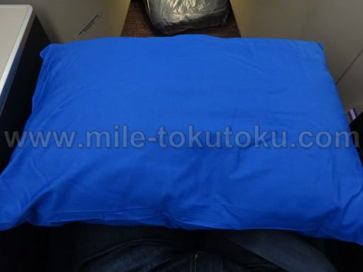 マレーシア航空 A350 ビジネスクラス 枕