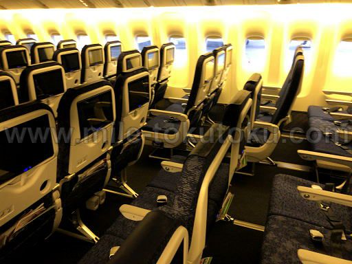 ANA国内線 普通席 モニター付き新シート 雰囲気