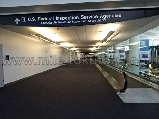 ヒューストン空港 乗り継ぎ US Federal Inspection Serviceへ
