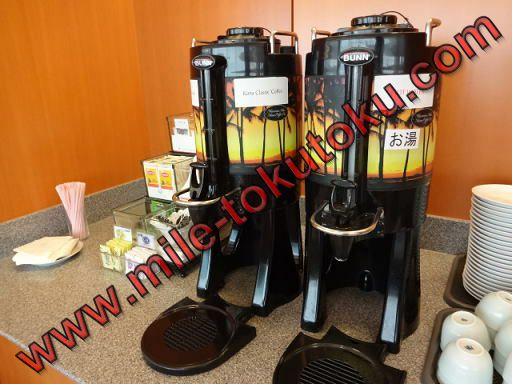 ホノルル空港 JALサクララウンジ コーヒー
