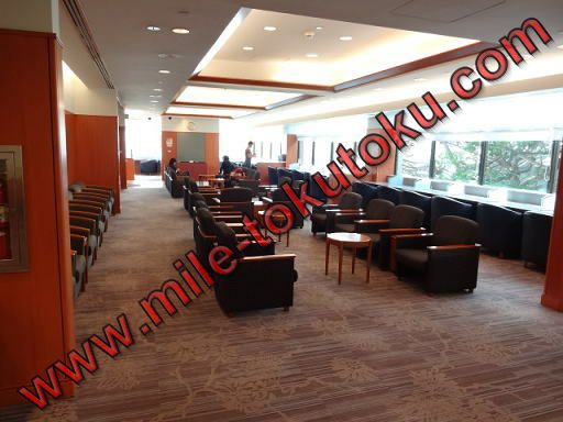 ホノルル空港 JALサクララウンジ 中の様子