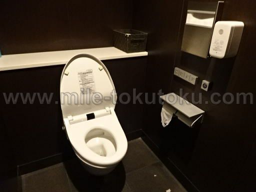 羽田JALダイヤモンドプレミアラウンジ トイレ