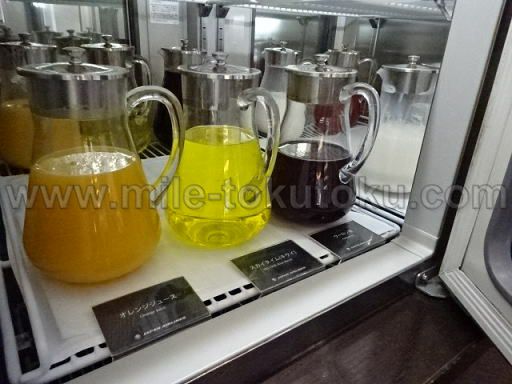 羽田JALダイヤモンドプレミアラウンジ 冷蔵庫の飲み物