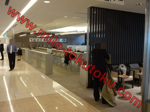 羽田空港 国内線 ANAラウンジ 入口から左側