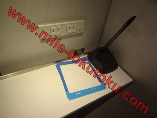 羽田空港 国内線 ANAラウンジ メモ用紙とペン