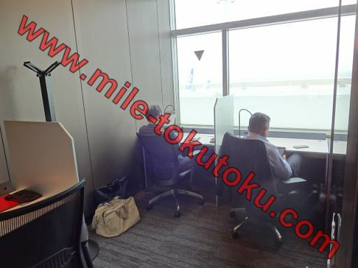 羽田空港 国内線 ANAラウンジ お勧めのビジネスデスク2席