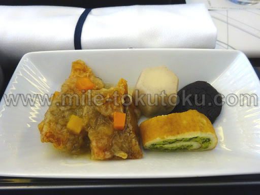 ANA国内線 プレミアムクラス メインディッシュは陶器