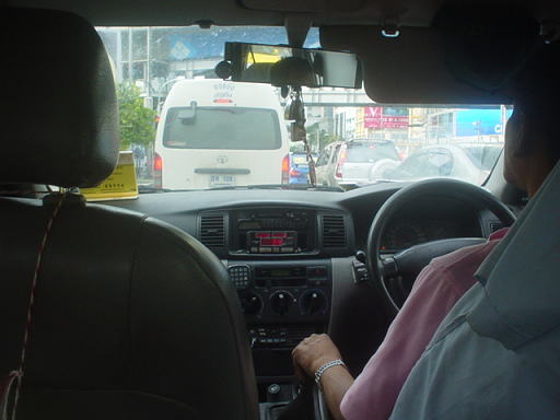 �o���R�N�s�������`�֏�����^�N�V�[�ԓ��̗l�q