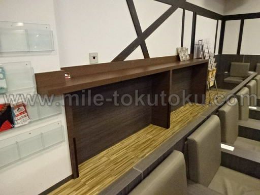 成田空港 第2 IASSラウンジ 荷物置き場