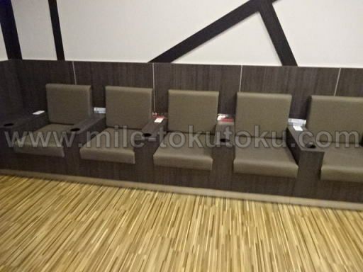 成田空港 第2 IASSラウンジ ソファー席