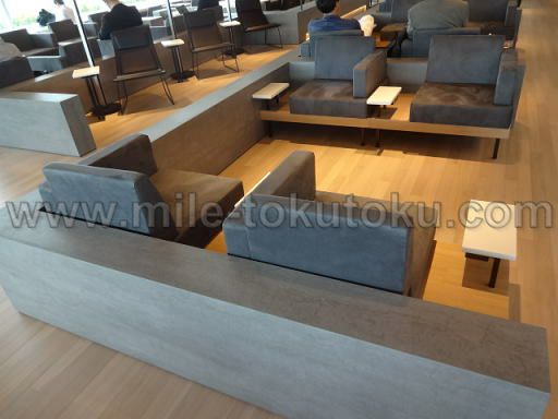 羽田空港 第2 POWER LOUNGE NORTH ソファー席