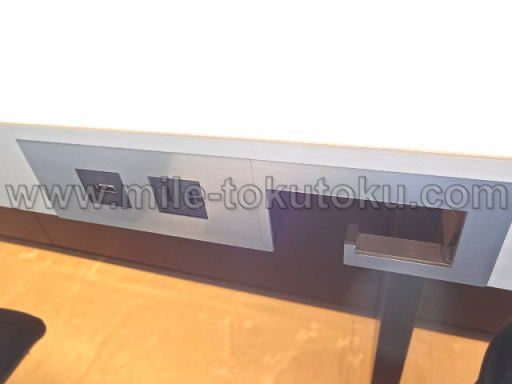 羽田空港 第2 POWER LOUNGE NORTH 電源