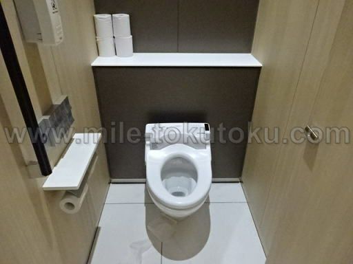 那覇空港 ANAラウンジ ウォシュレット便座