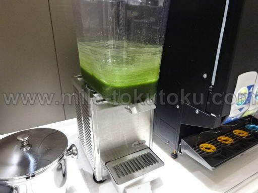 那覇空港 ANAラウンジ 青汁