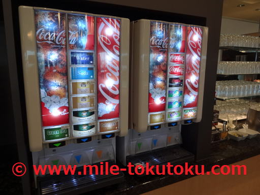 成田空港 デルタ航空ラウンジ ソフトドリンクバー