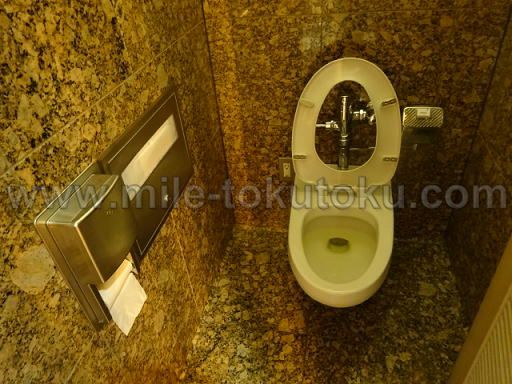 成田空港 デルタ航空ラウンジ トイレ