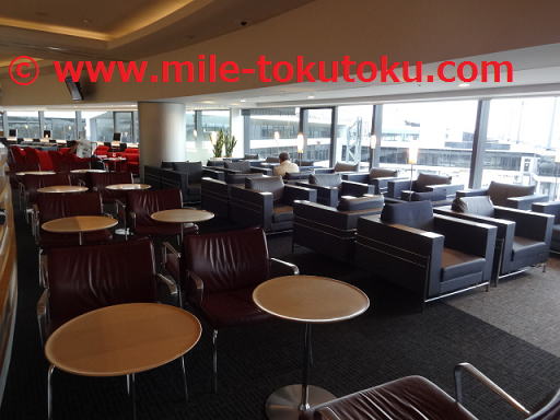 成田空港 デルタ航空ラウンジ ソファー席