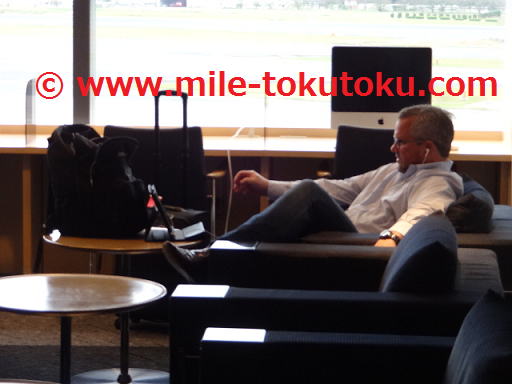 成田空港 デルタ航空ラウンジ 仮眠エリアはない