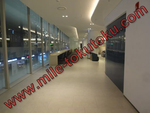 ソウル仁川空港 大韓航空ラウンジ 中心への通路