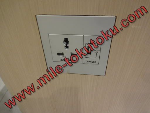 ソウル仁川空港 大韓航空ラウンジ コンセントとUSB