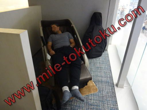 ソウル仁川空港 大韓航空ラウンジ 仮眠用ソファ