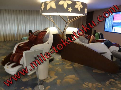 上海/浦東空港 中国東方航空ラウンジ マッサージチェア