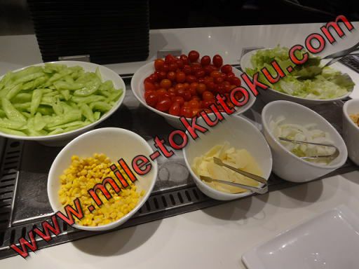 上海/浦東空港 中国東方航空ラウンジ サラダバー